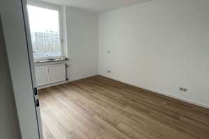 Erstbezug nach Sanierung  helle 2-Zimmer-Wohnung mit toller Aufteilung und Weitblick – Wevelinghover Straße 4, 40547 Lörick, Düsseldorf – Vorschaubild 6