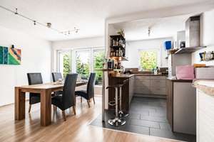 NEU *Paul & Partner* 3-ZIMMERWOHNUNG AM FELD MIT TIEFGARAGE & SÜD-BALKON!