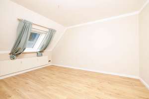 Maisonette-Wohnung mit ca. 170 m², Balkon und zwei Tiefgaragenstellplätzen in Hamburg-Meiendorf – Die vollständige Adresse der Immobilie erhältst du vom Anbieter., 22145 Rahlstedt, Hamburg – Vorschaubild 11