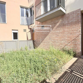 Neuwertiges Reihenhaus mit Pool und Garage in Castelló de Rugat