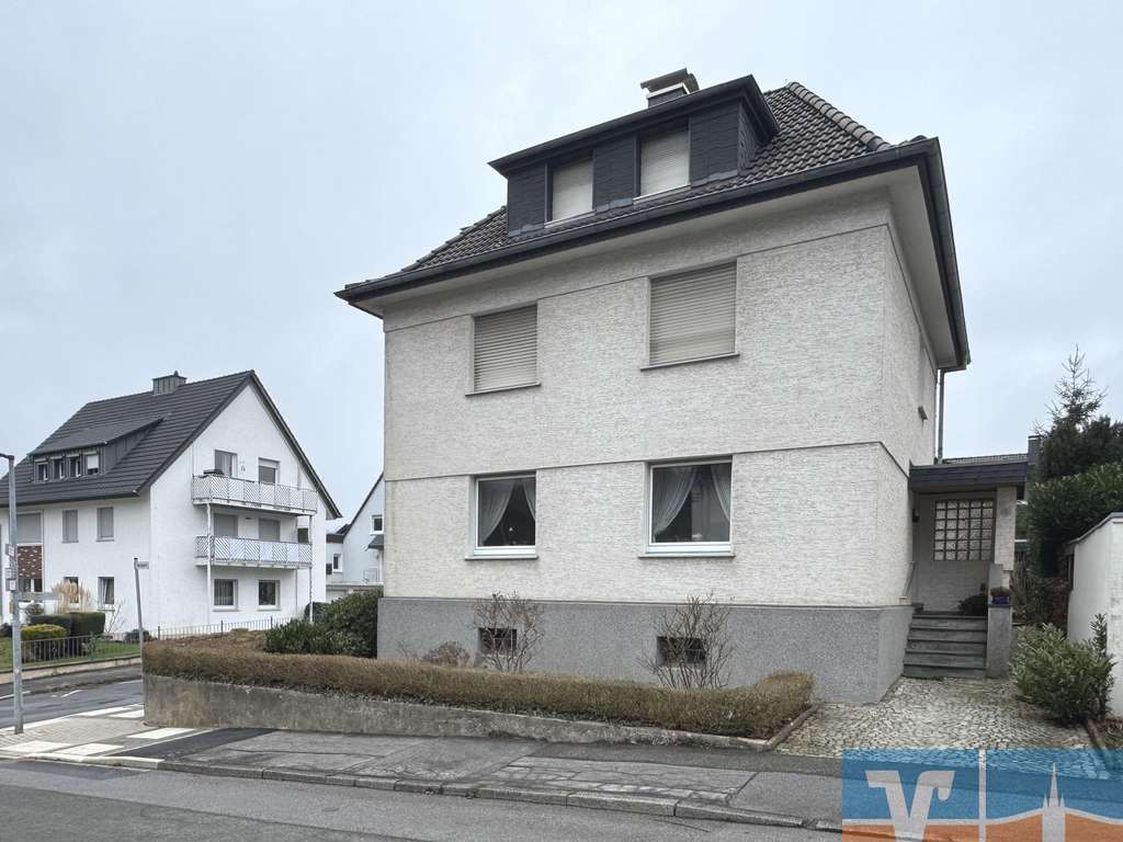 Immobilie in Menden - Menden: Charmante Stadtvilla mit zwei Wohneinheiten - Ideal für Familien oder Mehrgenerationenwohne - Bild 0