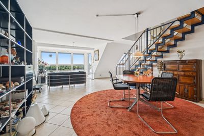 Exklusive 4-Zimmer-Maisonette mit traumhaftem Rhein- & Brückenblick, Dachterrasse, Balkon,Aufzug