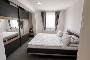 Zentrale Dachgeschosswohnung mit viel Licht – Oppumer Str. 23, 47799 Cracau, Krefeld – Vorschaubild 3