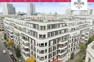 MITTENDRIN: REPRÄSENTATIVE 5-ZIMMER-WOHNUNG MIT 2 BÄDERN, UMLAUFENDER TERRASSE UND TG-STELLPLATZ