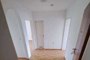 Sehr gut geschnittene, helle 2-Zimmer-Wohnung mit Balkon und Tiefgaragenstellplatz zu verkaufen – 80686 Sankt Ulrich, München – Vorschaubild 6