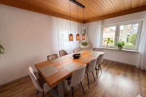 Charmantes Einfamilienhaus + Einliegerwohnung + großer Scheune – Gartenstraße 7, 74382 Neckarwestheim – Vorschaubild 2
