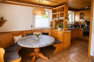 Wohnen mit Hauscharakter – großzügige 5-Zimmer-Wohnung mit Wohnküche, Veranda, Balkon und Garage – Die vollständige Adresse der Immobilie erhältst du vom Anbieter., 88451 Dettingen an der Iller – Vorschaubild 6