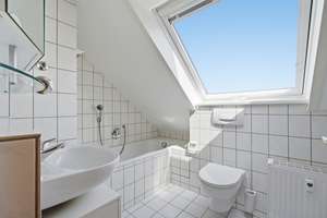 Helle Maisonettewonung schick & modern mit ++Panorama-Terrasse++Tiefgarage++ – Die vollständige Adresse der Immobilie erhältst du vom Anbieter., 71229 Leonberg – Vorschaubild 16