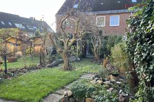 Charmantes Reihenmittelhaus mit Vollkeller und ausgebautem Dachgeschoss in Rellingen – Die vollständige Adresse der Immobilie erhältst du vom Anbieter., 25462 Rellingen – Vorschaubild 2