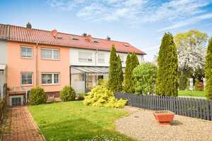 Haus statt Wohnung -
Gemütliches Reihenhaus mit Garten und drei Garagen – Helmstedt (Kreis) – Vorschaubild 10