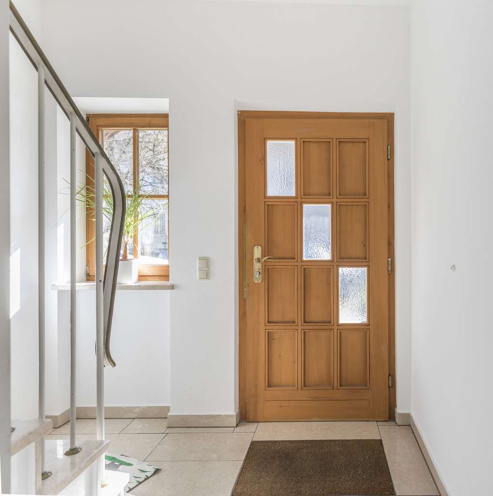 Immobilie in Aying - Grosse Erdgeschosswohnung mit Garten, Stellplätzen und der Möglichkeit einer Gewerbeeinheit! - Bild 4