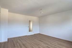 NEU !!! sanierte 3-Raum Dachgeschosswohnung – Schweriner Straße 5, 6749 Bitterfeld-Wolfen – Vorschaubild 9