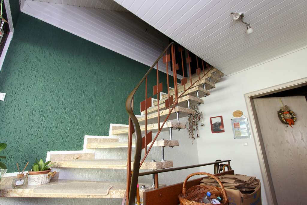 Immobilie in Wölfersheim - Wölfersheim: Großzügiges Zweifamilienhaus mit Pool, Gartenhaus & Ausbaupotenzial in Ortsrandlage - Bild 4