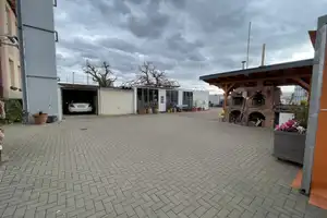 Einzigartiges Wohn-Geschäftshaus auf Gewerbegrundstück – Vielseitige Nutzung möglich! – Frankfurt am Main – Vorschaubild 6