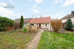 ZWEIFAMILIENHAUS MIT ANGEBAUTEM REIHENHAUS UND GROßEM GARTEN IN ZENTRALER LAGE FÜR IHRE GROßFAMILIE – Heilbronn (Kreis) – Vorschaubild 14