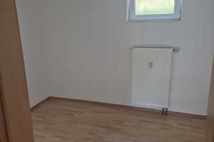 Mehrfamilienhaus und Gewerbe 3 Wohnungen Werkstatt Büro Lager 7 Parkplätze – Regelsbacherstr 2, 90547 Fürth (Kreis) – Vorschaubild 22