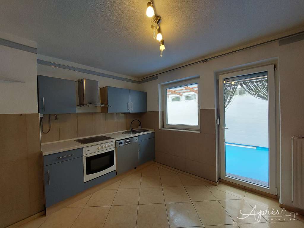 Immobilie in Dürbheim - Großzügiges Familienhaus mit Kamin, Sauna & überdachter Terrasse - Bild 1