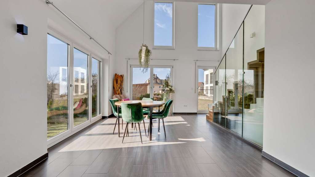 Immobilie in Pinzberg - Einzigartiger Baustil! Neuwertiges Einfamilienhaus mit Galerie und WU-Keller in naturnaher Lage - Bild 4