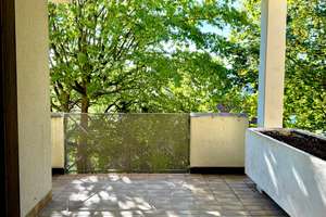     Kernsanierte 2,5 Zimmer-Wohnung mit zwei Balkonen in Unikliniknähe – 97078 Versbach, Würzburg – Vorschaubild 3