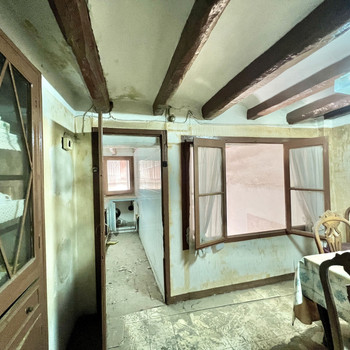HAUS IM ZENTRUM VON CORNUDELLA ZUR RENOVIERUNG
