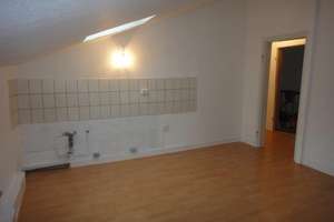 Charmante, gemütliche 2,5-Zimmer-Altbau-DG-Wohnung in Rheinnähe für junge Leute – Kanzlerstraße 29, 47119 Laar, Duisburg – Vorschaubild 12