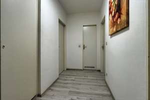 Großzügige Wohnung mit zwei Bädern und Einbauküche – Die vollständige Adresse der Immobilie erhältst du vom Anbieter., 30177 List, Hannover – Vorschaubild 5