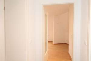 Gemütliche, sehr schön ausgestattete 1-Zi.-Dachgeschoßwohnung in einem Altbau, Nähe  S-7 – Die vollständige Adresse der Immobilie erhältst du vom Anbieter., 81369 Untersendling, München – Vorschaubild 6