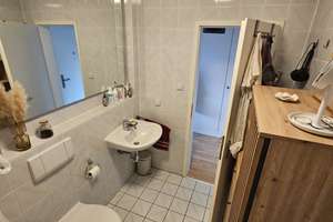 Zuhause mit 3 Zimmern und Balkon in Köln-Holweide mit guter Verkehrsanbindung – Burgwiesenstraße 5, 51067 Holweide, Köln – Vorschaubild 3