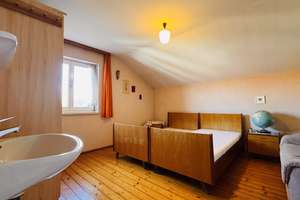 Zum Renovieren! Älteres Einfamilienhaus mit schönem Bergblick – Die vollständige Adresse der Immobilie erhältst du vom Anbieter., 83677 Reichersbeuern – Vorschaubild 17