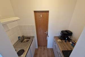 Helle 1-Zimmer-Wohnung mit Balkon in Pankow zum 01.09. – Die vollständige Adresse der Immobilie erhältst du vom Anbieter., 13156 Niederschönhausen, Berlin – Vorschaubild 1