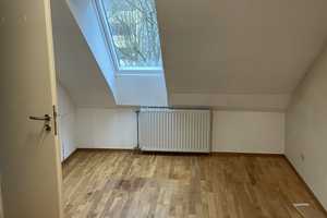 Teilmöbliertes 5-Zimmer-Reihenhaus mit Einbauküche, Ideal für WG – Coventrystrasse 71, 60363 Frankfurt am Main – Vorschaubild 12