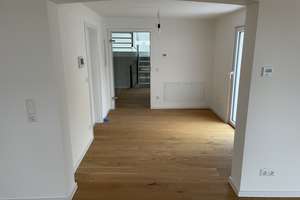 Neuwertiges 8-Zimmer Einfamilienhaus in Konnersreuth mit 200 m² Wfl. – Winkl 1, 95692 Konnersreuth – Vorschaubild 11