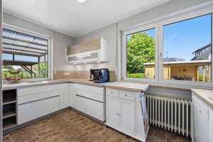 Sommer am Pool, Winter am Kamin und ein Gartenparadies für die ganze Familie. – Die vollständige Adresse der Immobilie erhältst du vom Anbieter., 89331 Burgau – Vorschaubild 20