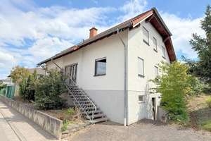Eins-Zweifamilienhaus in schöner Wohnlage - Kleinkarlbach
