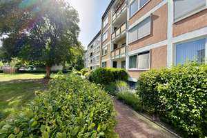 Erbbaurecht: Lichtdurchflutete 2-Zimmer-Wohnung mit Südloggia, Grünblick und offenem Essbereich