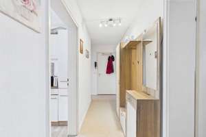 Attraktive 3-Zimmer-Wohnung mit Balkon, Garage in Ingolstadt – Solide Kapitalanlage mit Potenzial! – Die vollständige Adresse der Immobilie erhältst du vom Anbieter., 85055 Nordost, Ingolstadt – Vorschaubild 3