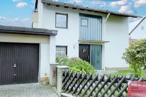 Geräumiges 1- bis 2-Familienhaus mit Aufzug, Garage und idealer Raumaufteilung – inkl. Keller! – Bayreuth (Kreis) – Vorschaubild 1