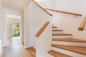 Neubau- Stadthaus in grüner TOP-Lage in Blankenese mit EBK und Stellplatz – Björnsonweg 24, 22587 Blankenese, Hamburg – Vorschaubild 9