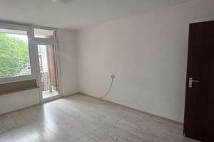Zuhause mit 3 Zimmern in der Kölner Altstadt, die Wohnung ist nicht renoviert. – Pantaleonsmühlengasse 22-24, 50676 Altstadt/Süd, Köln – Vorschaubild 7