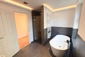 Genial! + Erstbezug mit Balkon + Parkett + Fußbodenheizung + Wanne & Dusche + LED-Licht – 4177 Lindenau, Leipzig – Vorschaubild 2