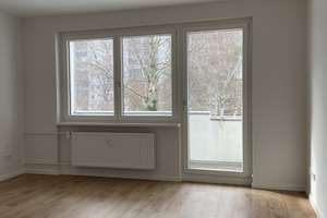 Modernisierte 2 Zimmer Wohnung mit Balkon und Einbauküche – Päwesiner Weg 14C, 13581 Wilhelmstadt, Berlin – Vorschaubild 3