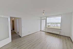 Hübsche 2-Zimmer-Wohnung mit modernem Wannenbad, großem BALKON  & tollem Ausblick