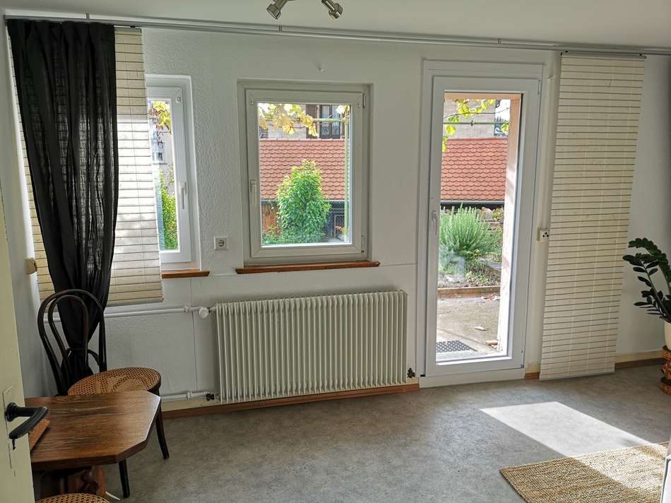Zimmer UG mit Ausgang Garten