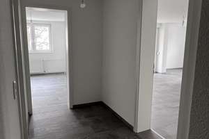 Erstbezug nach Sanierung: 2,5-Zi.-Wohnung im 4. OG mit Balkon in Pforzheim-Haidach – Die vollständige Adresse der Immobilie erhältst du vom Anbieter., 75181 Haidach, Pforzheim – Vorschaubild 3