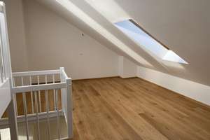 Stilvolle Maisonette-Dachgeschosswohnung mit Wintergarten, Galerie, Aufzug & TG-Stellplatz – Großweidenmühlstr. 24, 90419 St. Johannis, Nürnberg – Vorschaubild 11