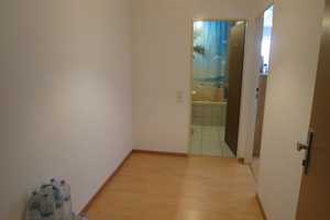 Solide Kapitalanlage mit Balkon und Stellplatz! – Friedrich-Ebert-Straße 32, 65795 Main-Taunus-Kreis – Vorschaubild 2