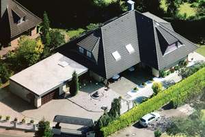 Großzügiges Einfamilienhaus mit Garten, Doppelgarage & vielseitigen Nutzungsmöglichkeiten – Die vollständige Adresse der Immobilie erhältst du vom Anbieter., 24568 Kaltenkirchen – Vorschaubild 1
