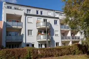 Sonnige 2-Zi.-Wohnung mit Süd-Loggia im 2. OG in Augsburg-Göggingen – Schiffmacherweg 14, 86199 Augsburg – Vorschaubild 3