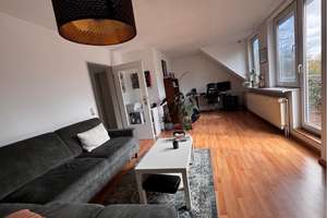 Charmante 2-Zimmer-Dachgeschosswohnung in ruhiger Lage mit Balkon mit Blick auf den Eichtalpark   – Walther-Mahlau-Stieg 3, 22041 Wandsbek (Ortsteil), Hamburg – Vorschaubild 4