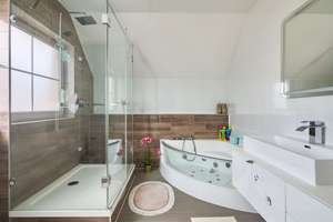 Property thumbnail 13